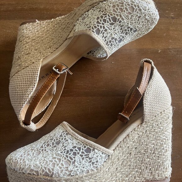 Torrid Cream Ivory Lace Espadrille Wedge Heels Size 8W Ankle Strap 4.5" Platform - Picture 5 of 11